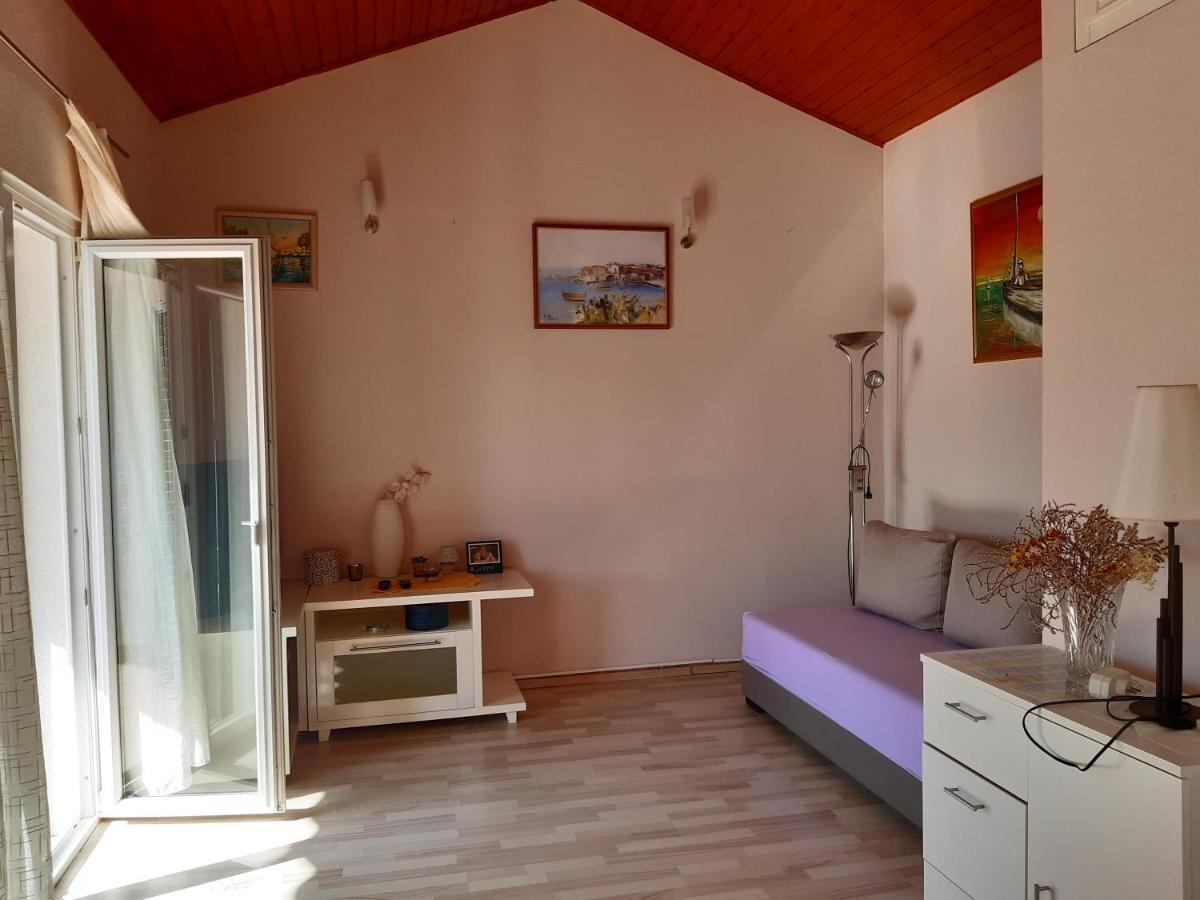 Mirjana Apartman Apartment Vodice Bagian luar foto