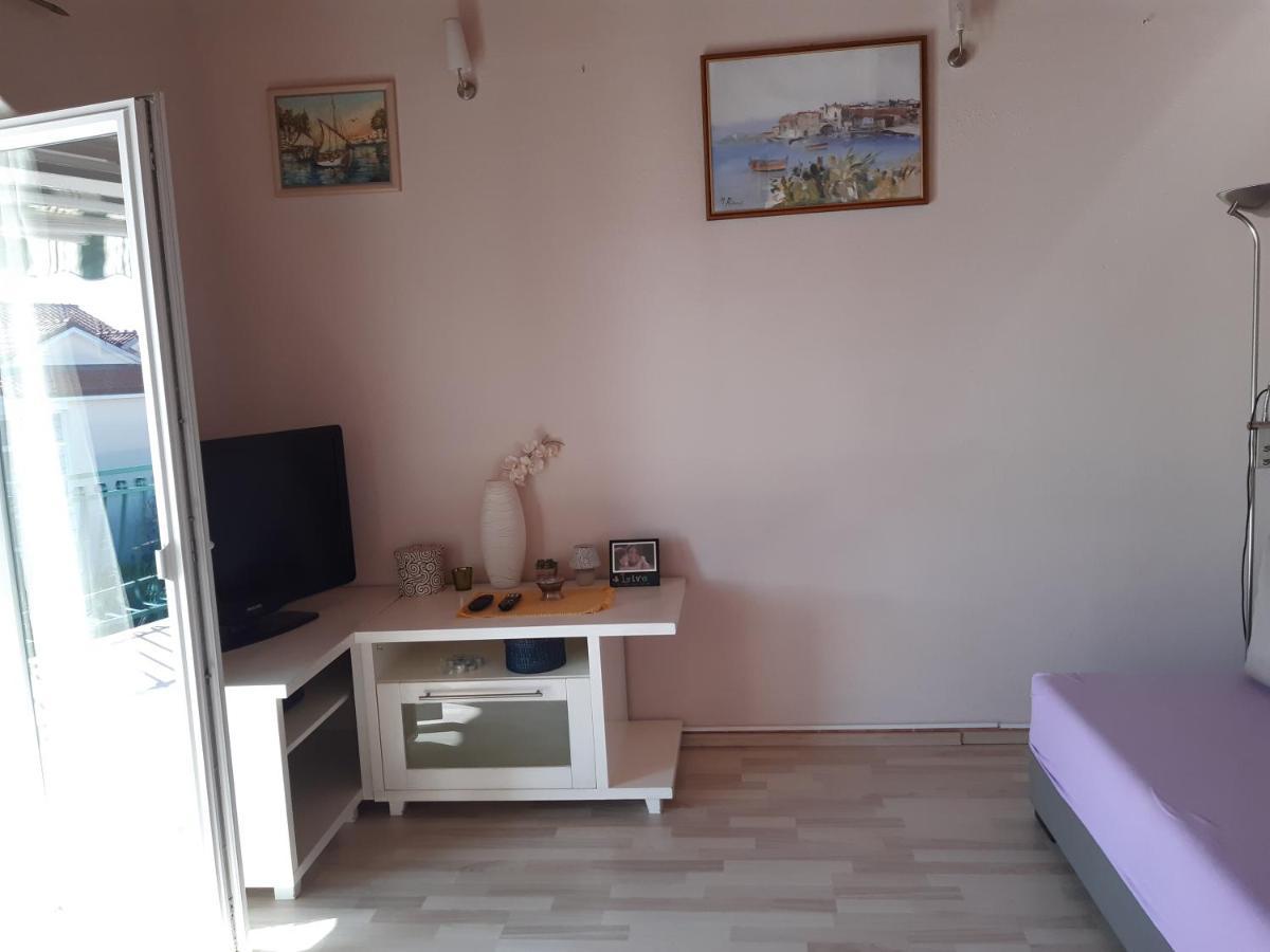 Mirjana Apartman Apartment Vodice Bagian luar foto